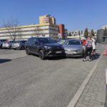 Zderzenie dwóch pojazdów przy szkolnym parkingu w Opolu