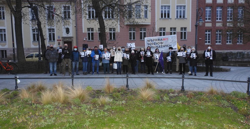 Wolni Ludzie z Opola przeciwko putinizacji prawa w Polsce