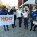 Mam prawo protestować, bo TVP łże &#8211; stwierdziła Barbara Skórzewska z opolskiego KOD przed sądem