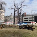 Wycięto drzewa przed Dworcem Głównym w Opolu. Pod przebudowę placu