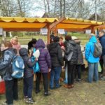 Tłumy zwiedzających na Jarmarku Wielkanocnym w bierkowickim skansenie