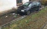 45-latka straciła panowanie nad autem i wjechała w ogrodzenie w Chrościcach