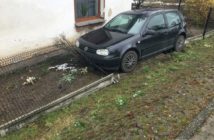 45-latka straciła panowanie nad autem i wjechała w ogrodzenie w Chrościcach