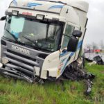 Tragiczny wypadek ciężarówki i samochodu osobowego, nie żyje jedna osoba