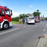 Zderzenie osobówki i busa w Popielowie