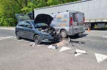 Zderzenie busa ze skodą w miejscowości Schodnia, na trasie Opole-Ozimek