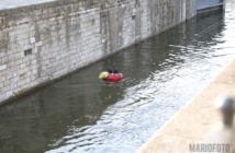 Mężczyzna wskoczył do Młynówki. Akcja opolskich strażaków