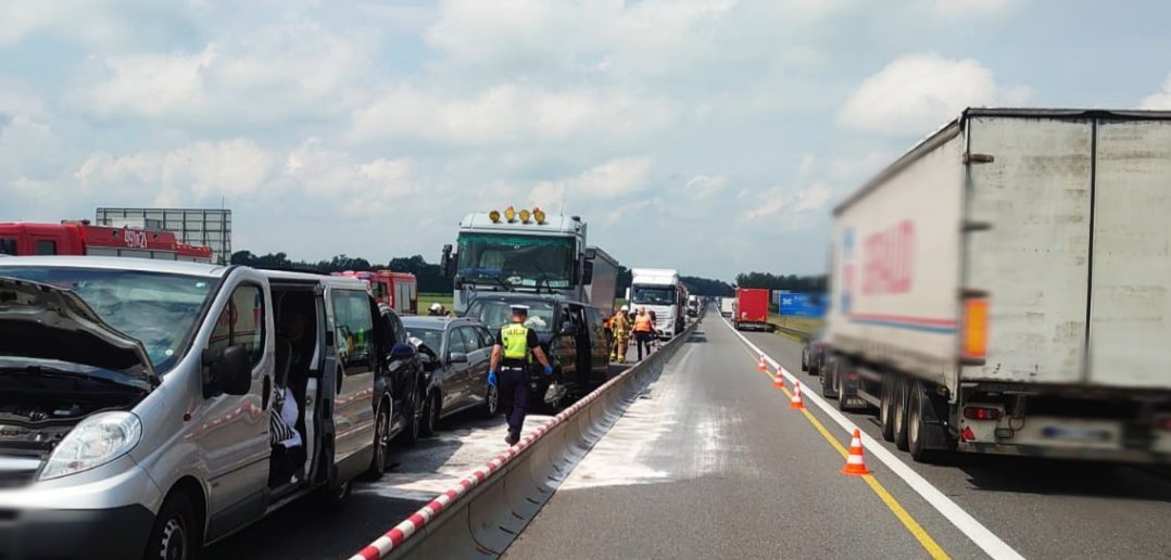 Karambol na autostradzie A4. Zderzyło się 6 pojazdów