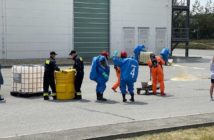 Interwencja strażaków w zakładach na ul. Chłodniczej w Opolu. Na miejscu osiem zastępów, w tym grupa chemiczna