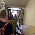 Wyciek gazu na klatce schodowej przy ul. Koszyka w Opolu. Na miejscu 5 zastępów straży pożarnej