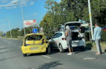 Zderzenie dwóch samochodów nauki jazdy i osobówki na ul. Sosnkowskiego w Opolu