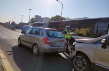 Dwa samochody zderzyły się na moście w Opolu