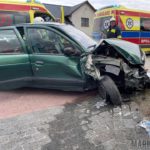 Kierujący osobowym renault uderzył w słup w Boguszycach