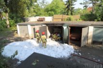 Pożar samochodu w garażu przy ul. Oleskiej w Opolu. Jedna osoba poszkodowana