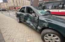 Osobowe volvo zderzyło się z autobusem w centrum Opola