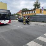 Osobowe volvo zderzyło się z autobusem w centrum Opola