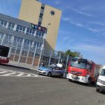 Zderzenie osobówki z busem na skrzyżowaniu w Opolu