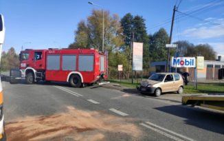 Dwa samochody zderzyły się w Chmielowicach Dwa samochody zderzyły się w Chmielowicach