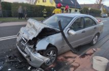 Ciężarówka zderzyła się czołowo z mercedesem w Dobrzeniu Wielkim. Jedna osoba została poszkodowana