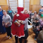 Mikołaj z Murowa po raz 18. wręczył prezenty dzieciom, samotnym matkom i chorym