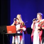 Koncert Kolędowo-Świąteczny w Dobrzeniu Wielkim. Na scenie ,,Siołkowiczanki&#8221; i przedstawicielki ,,Dobrzenianek&#8221; [GALERIA]