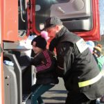 Dzieci z Dobrzenia malowały strażaków w akcji. Otrzymały nagrody, a część przeszła do etapu powiatowego