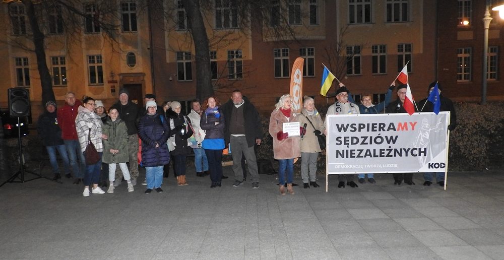 Żądamy przywrócenia w Polsce praworządności