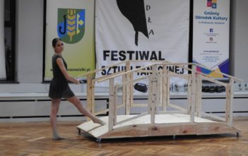 Tancerki i tancerze z całej Polski wystąpili na Festiwalu Sztuki Tanecznej Pląsowadła w Dobrzeniu Wielkim [GALERIA]