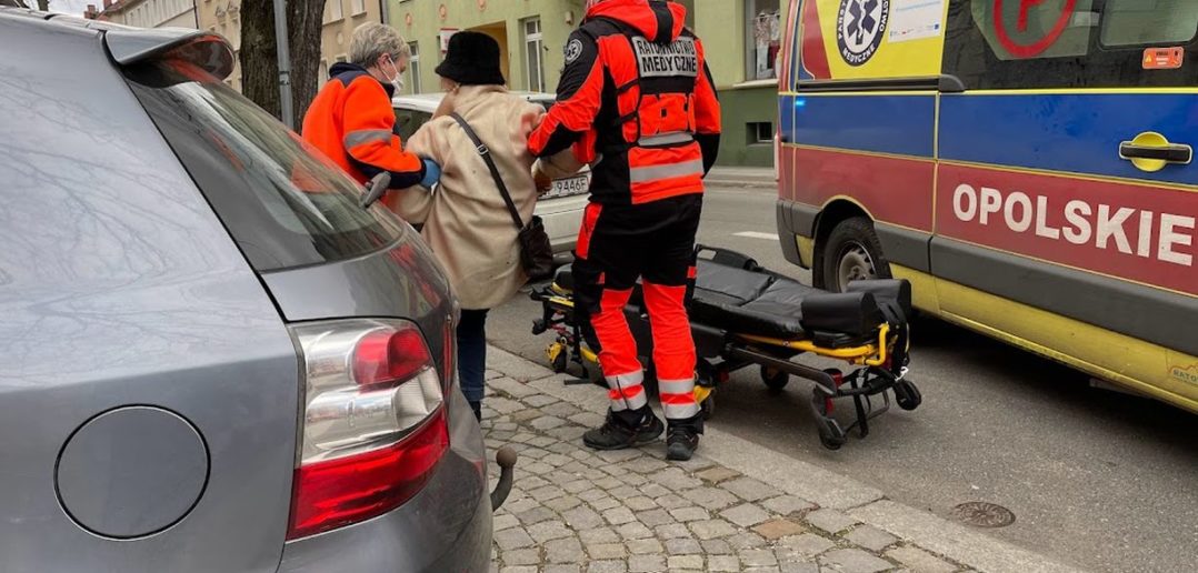 Potracenie seniorki na ul. Kościuszki w Opolu