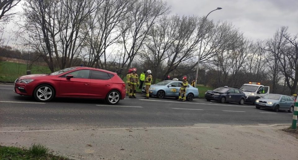 Na ul. Wrocławskiej w Opolu zderzyły się trzy samochody