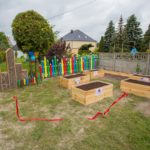 Przy dobrzeńskim przedszkolu powstał ogródek. Dla dzieci to spotkanie z żywą naturą [GALERIA]