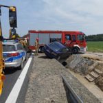 Zderzenie wozu strażackiego z samochodem osobowym w Dąbrowie