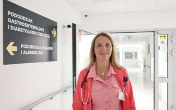 Dr hab. n. med. Agata Chobot, kierownik Oddziału w USK w Opolu i Kliniki Pediatrii Uniwersytetu Opolskiego, prof. UO