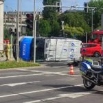 Zderzenie samochodu osobowego z policyjnym busem w Opolu