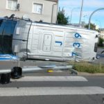 Zderzenie samochodu osobowego z policyjnym busem w Opolu