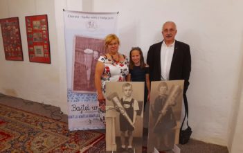 Niezwykły wernisaż Państwa Wandrowskich w krapkowickiej galerii „Studnia” Niezwykły wernisaż Państwa Wandrowskich w krapkowickiej galerii „Studnia”