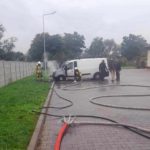 Na parkingu w Prószkowie zapalił się samochód dostawczy