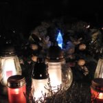 Cmentarz w Starych Siołkowicach oświetlony blaskiem zniczy [GALERA]