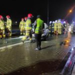 Wypadek we Wrzoskach i kolizja w Chrząstowicach, trudne warunki na drogach