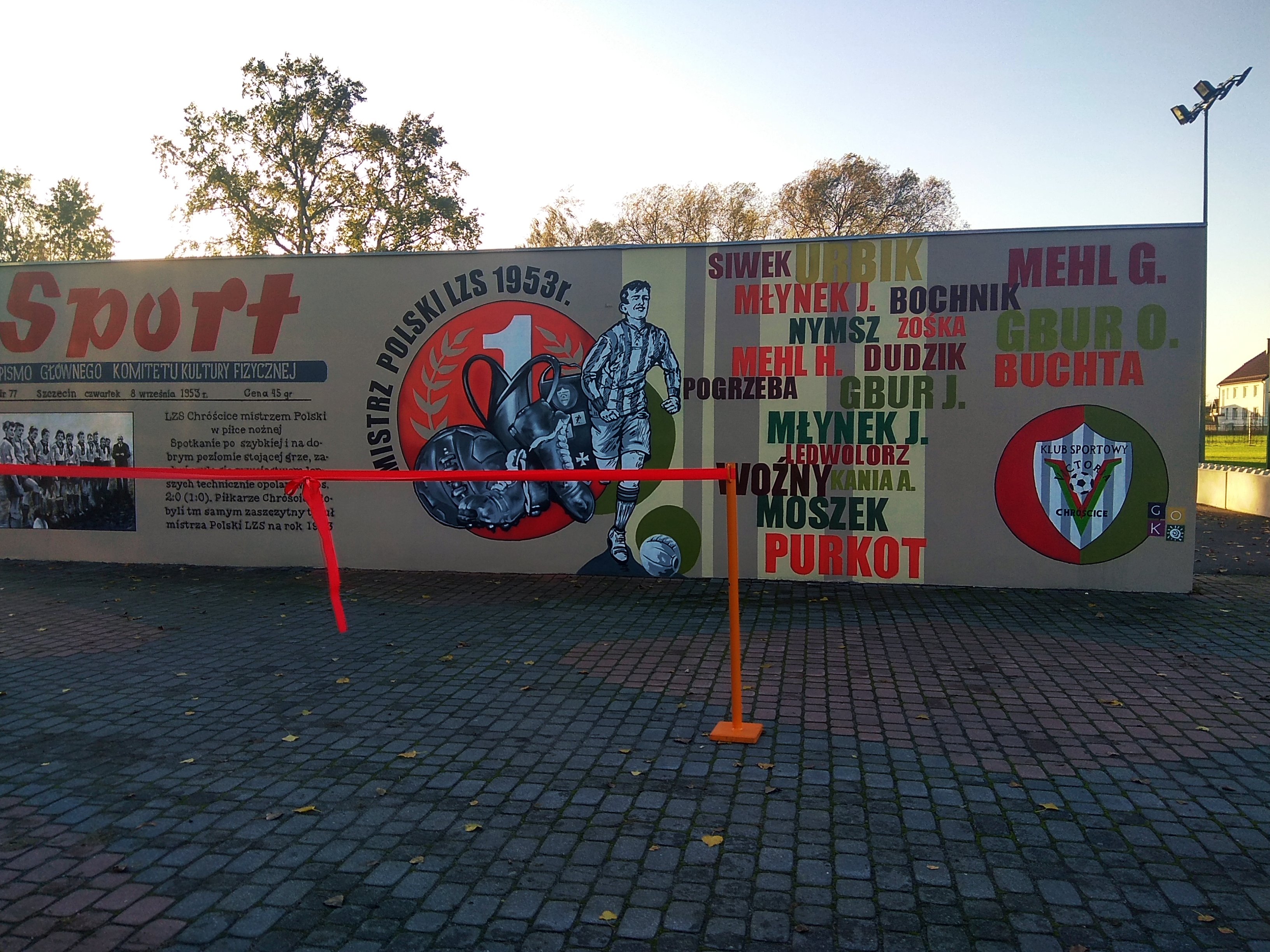 Na boisku Victorii Chróścice powstał mural. To upamiętnienie sukcesu sprzed lat [GALERIA]