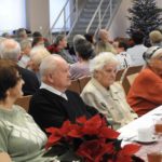 Blisko 140 seniorów w Chróścicach zasiadło do wigilijnego stołu [GALERIA]