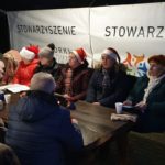 Spotkanie adwentowe w Borkach, świąteczna atmosfera przy ognisku