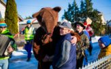 W Kępie znów wodzili niedźwiedzia – robią to od ponad trzech dekad! [GALERIA]