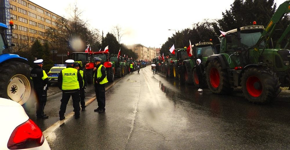 Rolnicy znów blokowali Opole. Rozmowy z wojewodą