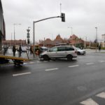Zderzenie volkswagena i opla w centrum Opola