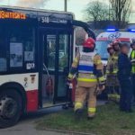 W Opolu na ul. Chabrów zderzyły się osobówka i autobus MZK