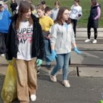 Uczniowie z gminy Dobrzeń Wielki nie wagarują tylko sprzątają z okazji Dnia Ziemi [GALERIA]