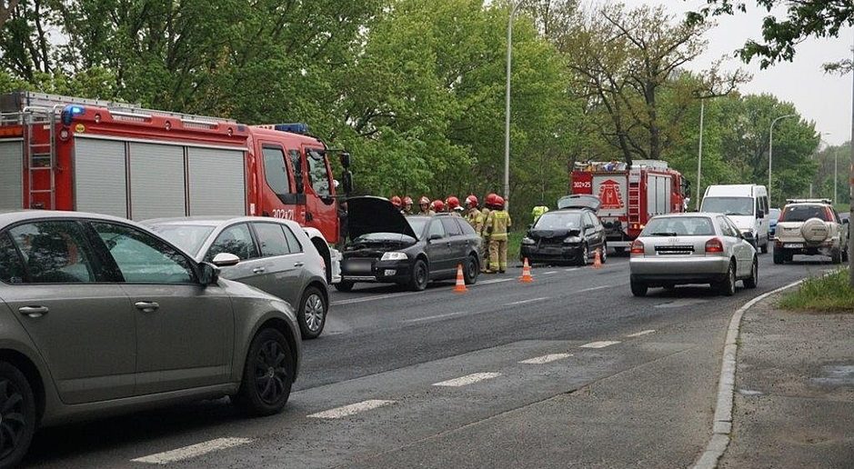 Wypadek na ul. Wrocławskiej w Opolu, dwie osoby poszkodowane