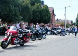 Chrom, serce i swojski ogórek: Dlaczego motocykliści potrzebują przystanku w Fałkowicach?