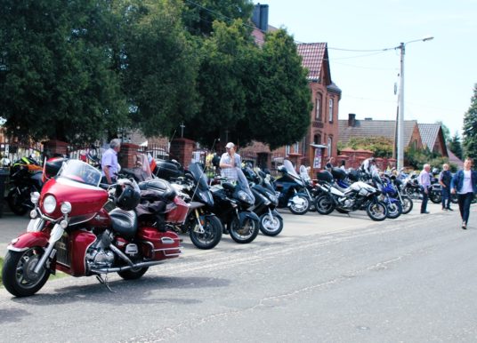 Chrom, serce i swojski ogórek: Dlaczego motocykliści potrzebują przystanku w Fałkowicach?